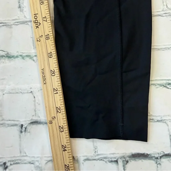 lululemon athletica Black Leggings with side pockets size 8 - Picture 3 of 11